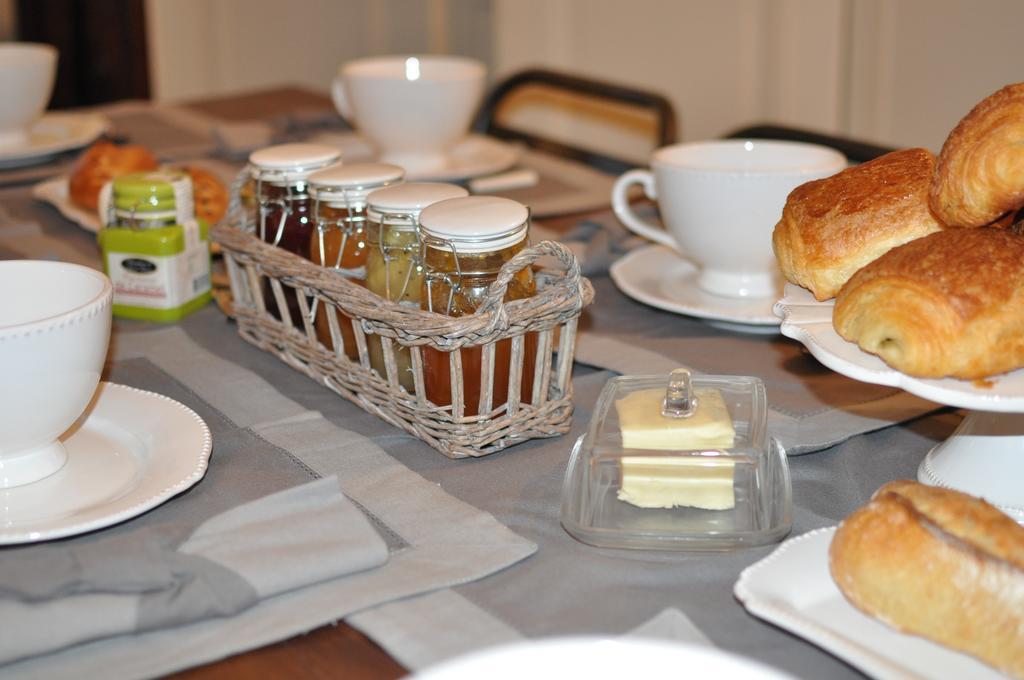 B&B Le Relais Des Saints Peres Auxerre Exterior photo