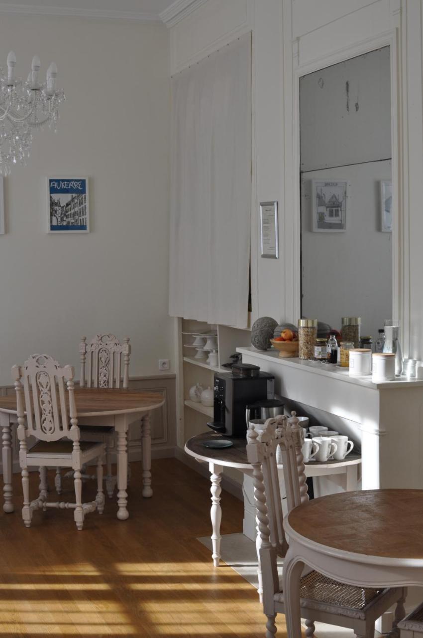 B&B Le Relais Des Saints Peres Auxerre Exterior photo